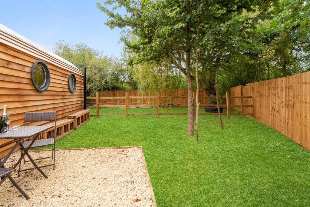 Villa Apple - Luxury Cabin In The Cotswolds Alderton  Exterior foto