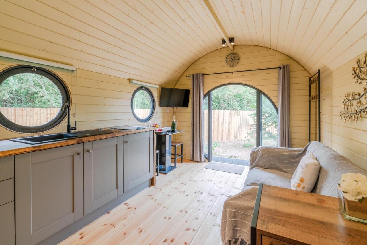 Villa Apple - Luxury Cabin In The Cotswolds Alderton  Exterior foto
